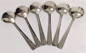 ชุดช้อนเสิร์ฟของหวานสีทองสุดหรูทำจากสเตนเลสสตีลพร้อมการตกแต่งที่หรูหราเหมาะสำหรับใช้บนโต๊ะอาหารอย่างมีสไตล์ - Product Image 3