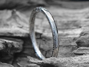 BAGUE DAMAS, GRAVURE GRATUITE, Le Crafted, Profil biseauté, Bague de mariage femme, Bague de mariage unique. - Product Image 4