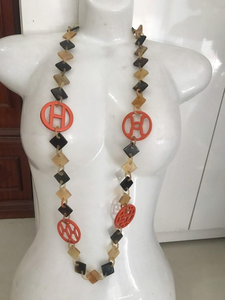 Collier rond en corne de buffle, écologique, moderne, fait à la main, forme naturelle, par SANIYA HANDICRAFT - Product Image 2