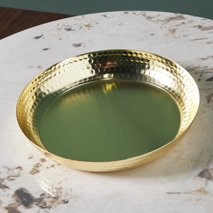 Bandeja Decorativa de Aluminio Metálico Texturizado con Patrón de Naturaleza Muerta, Diseño Tradicional, Multifuncional para el Hogar y Eventos, Abi Overseas - Product Image 3