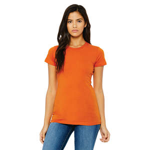 T-Shirt moulant en coton peigné 100% Airlume pour femme, longueur du corps plus longue avec bandes d'épaule et anneaux filés 32 simple 4.2 oz en corail - Product Image 1