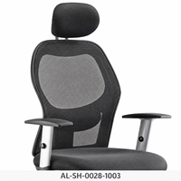 Chaise de bureau en maille grise avec appui-tête, accoudoirs en forme de T et base à roulettes argentée pour les managers et les espaces de travail à domicile