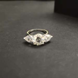 แหวนเพชรสเตนเลสสวยพร้อมหินมอยส์ซอไนต์ชุบทอง14KT เป็นของขวัญครบรอบ - Product Image 5