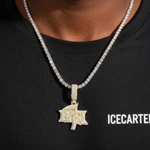 Pendentif et breloque personnalisés BARI en or 14 carats avec moissanite - Product Image 3