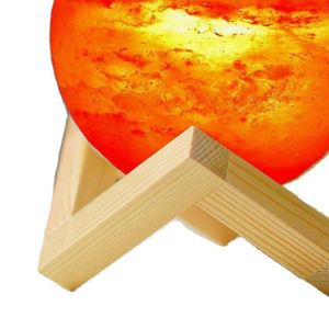 Lampe de sel en cristal rose de l'Himalaya OEM Belle boule Design Cadre en bois Alimentation électrique contemporaine Lampes de table supérieures - Product Image 2