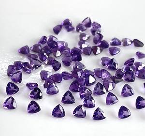 Trillón de amatista natural cortado 4mm facetado-Trillón de amatista suelto de calidad superior - Product Image 1