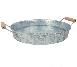 Ensemble de plateau de service en bois noir et naturel contemporain avec poignées robustes Décoration élégante pour la maison et le divertissement - Product Image 6