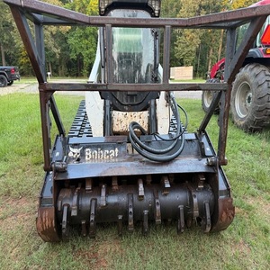 Chargeuse compacte professionnelle Bobcat T770 avec chargeur frontal, chargeuse sur chenilles, accessoire de broyage forestier, système hydraulique à haut débit - Product Image 6