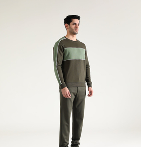 Sudadera de bloque de color verde oliva para hombre, cómoda y a la moda, ropa informal de moda, perfecta para días relajados y deportivos - Product Image 2