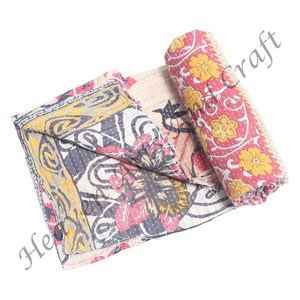 Manta de Cama Kantha de Algodón Hecha a Mano en India, Colcha Gudri, Manta Reversible India Cosida a Mano, Manta Pesada de Sari Antiguo - Product Image 4