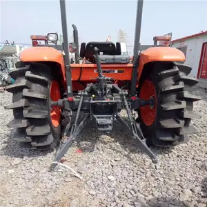 農業用クボタ農業用トラクターを使用したウォーキングトラクター
