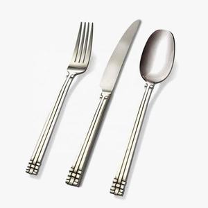 Ensemble de vaisselle de mariage en acier inoxydable le plus vendu Poignée plate plaquée or rose-pour la rentrée des classes - Product Image 5