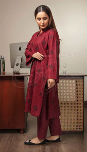 Trajes Formales para Mujer de Estilo Único Hechos en Pakistán, Diseño Personalizado, Material Khaddar de Alta Calidad, Ecológico, para Invierno, Disponibles en Línea - Product Image 3