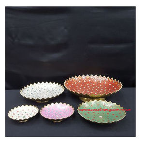 Lot de 3 bols à chocolat gravés en laiton peint à la main en émail moderne - Product Image 3