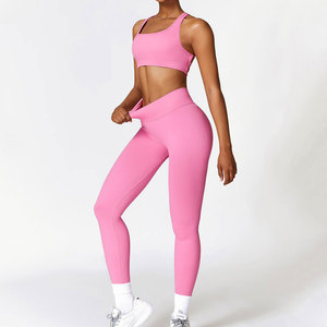 Ensemble de sport rose pour femme avec logo personnalisé, leggings taille haute et brassière de sport à col carré, 2 pièces, vêtements de sport, tenue de sport - Product Image 3