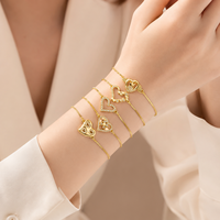 Bracciale regolabile con catena a maglie, con ciondoli a cuore vuoto in zirconia cubica bianca, per bambini, placcato oro 18k su base in ottone, gioielli alla moda