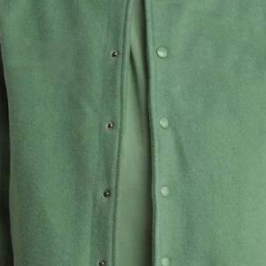 Chaqueta Varsity OEM Premium al por mayor, diseño personalizado, ropa urbana de alta calidad, estilo vintage universitario, color Macha, ropa exterior - Product Image 4