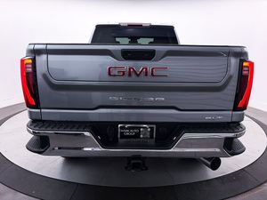 Sierra 2500HD SLT Crew Cab AWD 2024 Usada en Excelentes Condiciones - Product Image 6