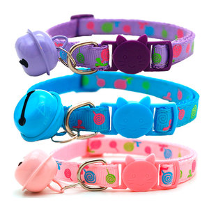 Collare di Lusso Elegante per Gatti con Design Staccabile, Accessorio in Poliestere Stile Western con Campanello Unico in Plastica per Gatti e Cani - Product Image 3