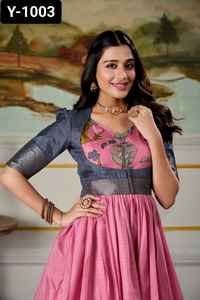 Vêtements ethniques indiens en soie Dola lourde avec imprimé Kalamkari avec tissage Zari Broder prêt à porter robes Anarkali pour femmes - Product Image 6