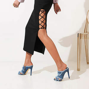 Elegantes Mules de Tacón con Plataforma de Mezclilla Azul para el Verano - Product Image 4