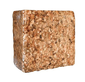 Bloque comprimido de chips de cáscara de coco: medio de cultivo orgánico para todas las plantas y mantillo de Vietnam - Product Image 4