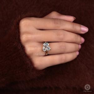 แหวนทอง14K Toi et Moi พร้อมด้วยวงรีตัดเป็นรูปวงรีมีเพชรใสดีไซน์หินสามชิ้นสวยงามสำหรับผู้หญิง - Product Image 2