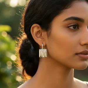 Boucles d'oreilles élégantes en argent 925 avec zircon cubique, bijoux en cristal pour femmes, à porter au quotidien - Product Image 2