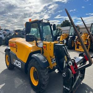 รถตักล้อยาง JCB 538-60 AGRI Telehandler ยกสูง 6 เมตร รับน้ำหนักได้ 3.2 ตัน เครื่องยนต์ดีเซล ขับเคลื่อน 4 ล้อ สำหรับงานเกษตร ขาย - Product Image 1