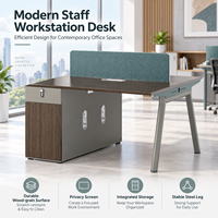 Poste de travail de bureau minimaliste pour 2 personnes face à face avec écran en tissu et support de rangement pour petit bureau ou espace d'équipe