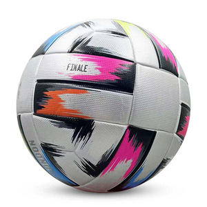 Balones de fútbol oficiales sublimados de diseño personalizado al por mayor para entrenar balones de fútbol tamaño 5 balones de fútbol oficiales con logotipo personalizado - Product Image 4