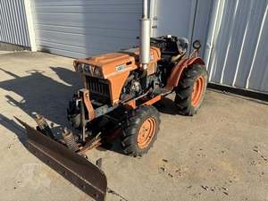 B7100 สำหรับรถแทรกเตอร์ล้อเดียว ฝรั่งเศส 45 แรงม้า 700 กก. 40001-50000 ชั่วโมง - Product Image 4