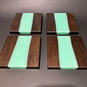 Posavasos de resina de madera de acacia hechos a mano posavasos de lujo decorativos para el hogar por HF CRAFTS al precio más bajo por HF CRAFTS - Product Image 5