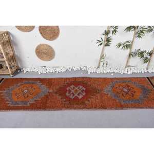 Alfombra Vintage Herki Runner de 2.8x9.9 pies (85x301 cm), Alfombra Turca con Diseño Floral Naranja - Product Image 2