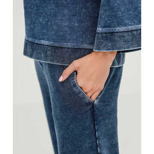 Pantalones acampanados de mezclilla para mujer - Product Image 5