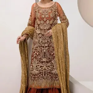 Красивое длинное свадебное платье с вышивкой и вышивкой, украшенное хрустальными стеклянными бусинами, dabka work for Wedding @ 2024