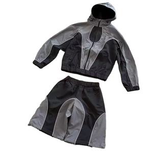 Conjunto Deportivo de Dos Piezas Personalizado para Hombre, Chaqueta Cortavientos y Pantalones Cortos de Primavera, Ropa Deportiva Ligera, Transpirable, con Cordón Ajustable, Reflectante, de Nailon - Product Image 1