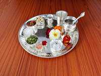 Meilleure vente Top qualité en laiton Pooja Thali ensemble pour la maison Temple Pooja Thali décoratif en laiton Pooja articles pour cadeau pour la décoration