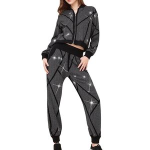 Conjunto de chándal de punto con capucha personalizado de alta calidad para mujer, traje de entrenamiento informal para deportes de invierno, traje para correr con estampado de diamantes de imitación - Product Image 4