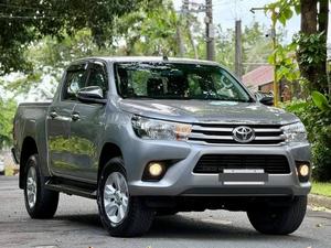 Toyota Hilux 2.4L V4 Turbo Diésel 2022 Usada en Buen Estado - Product Image 2