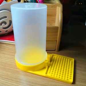 17*16cm Outils de jardinage pour abeilles Apiculture Distributeurs d'eau Sirop de ruche Mangeoires Apiculture Abeille Pollen Patty Alimentation - Product Image 4