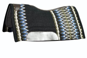 Tapis de selle en laine noire avec motif tissé coloré, logo frontal, taille basse, écologique, léger, unisexe - Product Image 3