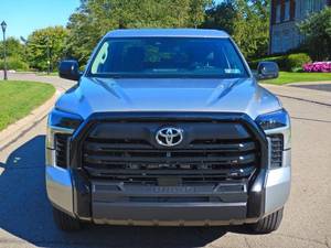 Toyota Tundra SR d'occasion à bas prix, modèle 2024, à vendre - Product Image 2