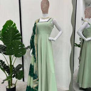 ชุดออกแบบที่สวยงามและ dupatta กับงานลูกไม้ - Product Image 1