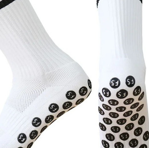 Calcetines de fútbol antideslizantes deportivos de último diseño con logotipo personalizado - Product Image 1