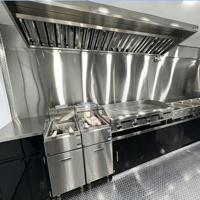 Remorque alimentaire entièrement équipée sur mesure avec barbecue, bar mobile et graphisme personnalisé flamme pour entreprise de restauration