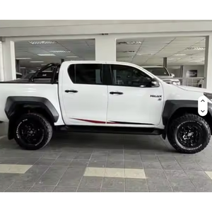 Camioneta Toyota Hilux GR Sport Doble Cabina 2023 Usada en Excelentes Condiciones con Bajo Kilometraje - Product Image 2