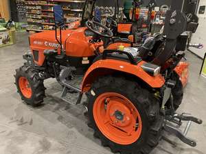 Tracteur Kubota légèrement neuf EK1-261 Tracteurs 24Hp 25Hp 30Hp Prix bon marché | Tracteurs Kubota quatre roues motrices prêts pour l'exportation - Product Image 4
