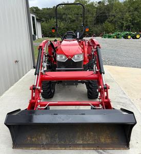 Tractor de granja Massey Ferguson 1840E con cubo cargador, 163 horas 4x4, motor diésel de 39 HP, toma de fuerza 540, enganche de 3 puntos, envío gratis - Product Image 1