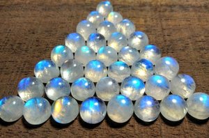 Pierre de lune naturelle AAA arc-en-ciel, cabochon de forme ronde à coupe ovale - Product Image 3